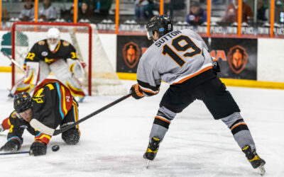 Warriors Take Down Ice Wolves 2-1